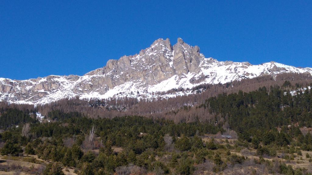 ホテル Les Roches Fleuries Prunières エクステリア 写真